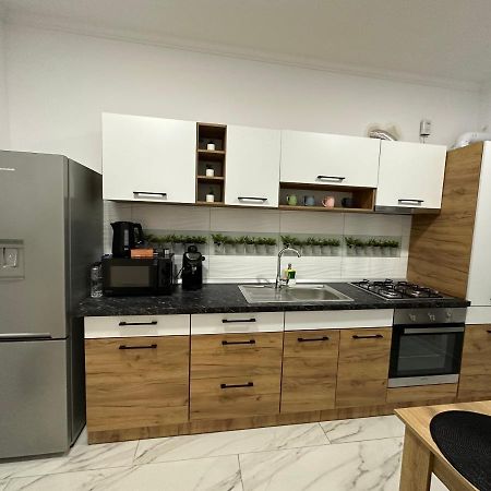 Golden Garden Luxury Apartment In Bucarest Exterior foto