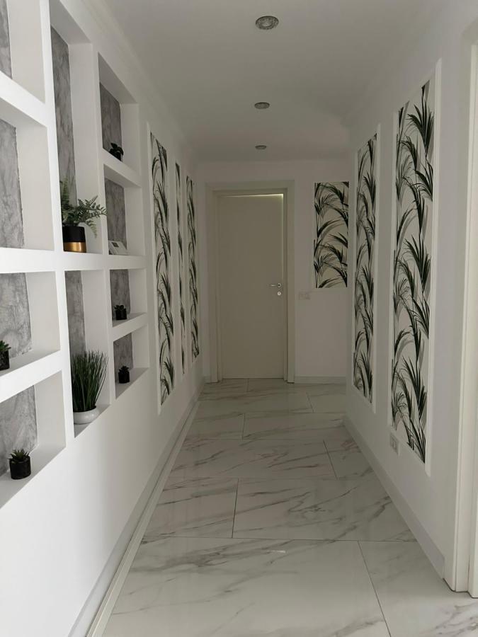 Golden Garden Luxury Apartment In Bucarest Exterior foto