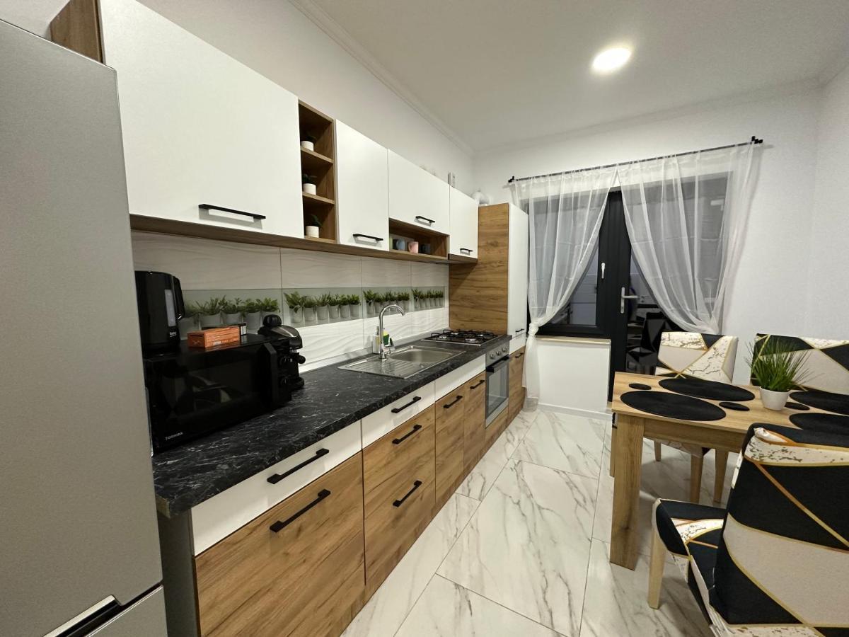 Golden Garden Luxury Apartment In Bucarest Exterior foto